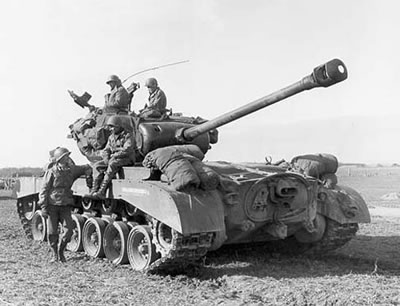 M26 Pershing heavy tank and crew in Germany, 1945